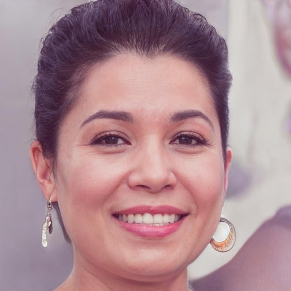 Professional conducting mobile optimization analysis